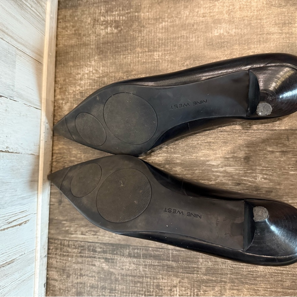 Nine West Black Heels Sleek Elegant Design - Picture 4 of 4
